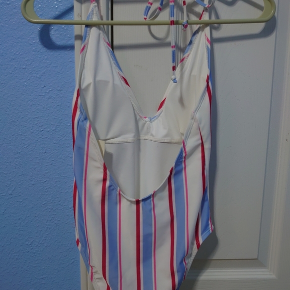 Hollister swimsuit one piece xs - Picture 2 of 3